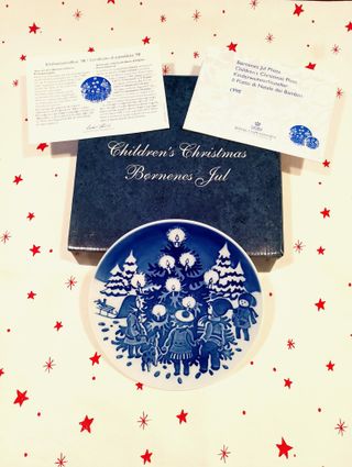 Piatto di Natale dei bambini Royal Copenhagen,1998