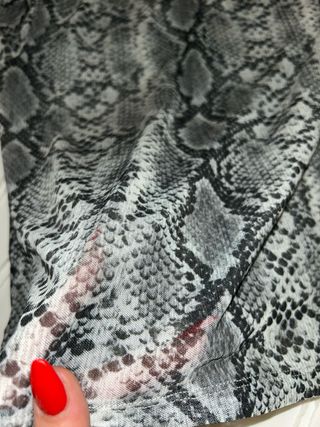 CAMISETA TRANSPARENTE SERPIENTE