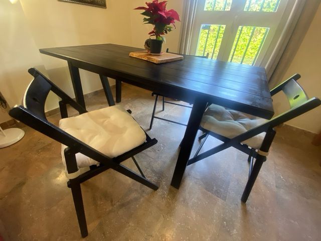 Mesa y sillas  madera ikea