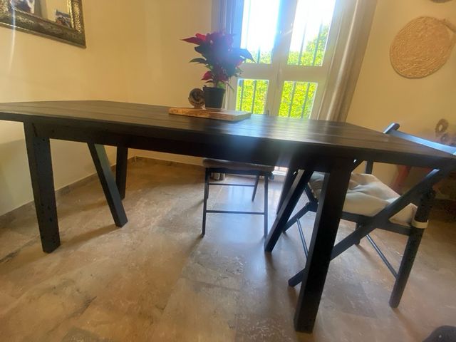 Mesa y sillas  madera ikea