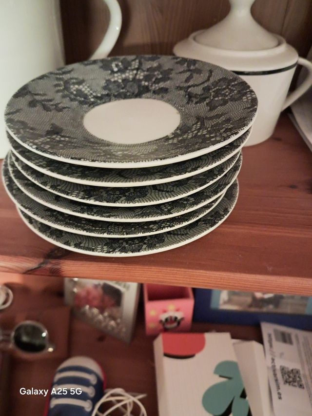 Tazas,platitos,azucarero,salsera,terera