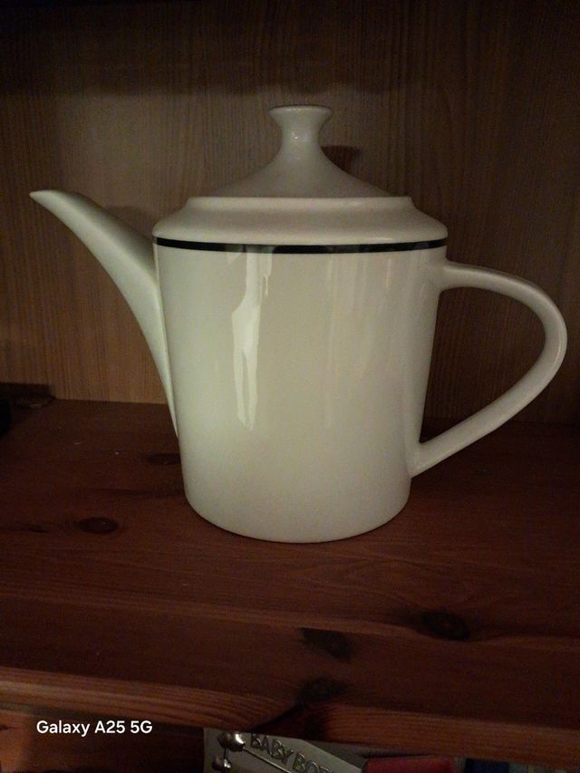 Tazas,platitos,azucarero,salsera,terera