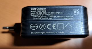 Laptop e caricabatterie mobile veloce da 140 W