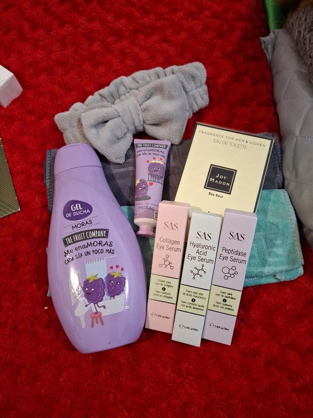 Cestas de perfume y crema personalizadas