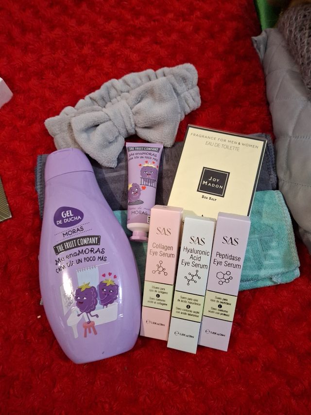 Cestas de perfume y crema personalizadas