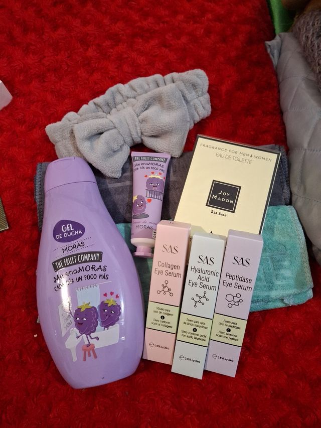 Cestas de perfume y crema personalizadas