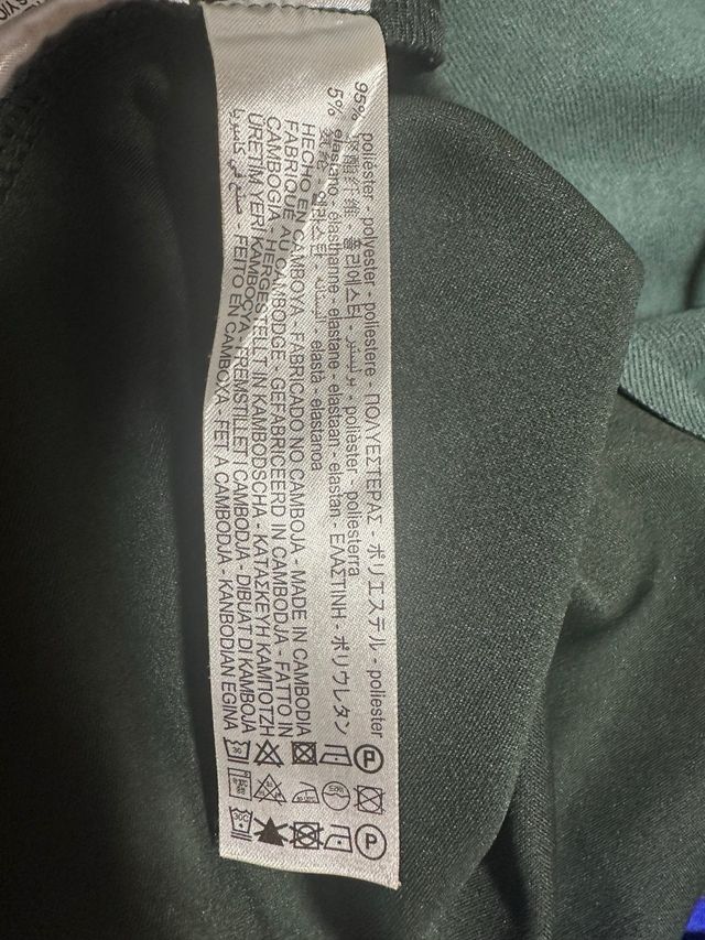 Vestido de Zara de manga larga. Talla M