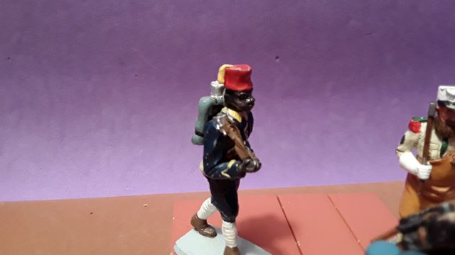 Lote de tres soldaditos de plomo