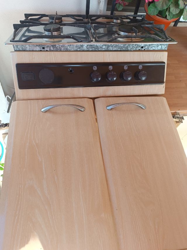 Muebles cocina, hornilla y puertas sueltas