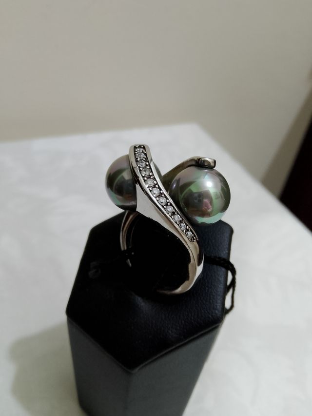 Anello di argento con perle grigie!!