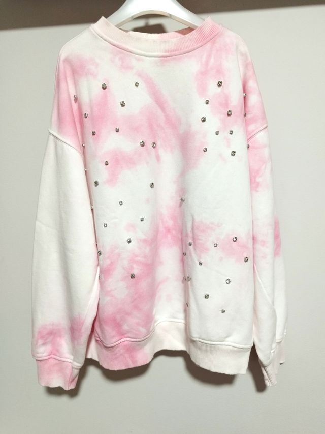 Sudadera con remaches brillo. OFERTA 