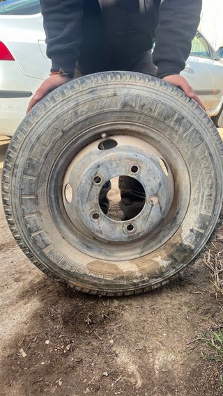Rueda 215/75 16 C Camion