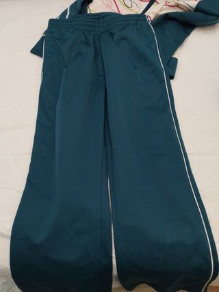 1 chándal + regalo pantalón