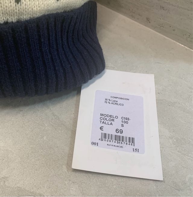 Gorro con pompón Highly Preppy NUEVO