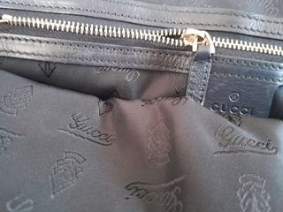 Bolso Gucci de mano negro charol
