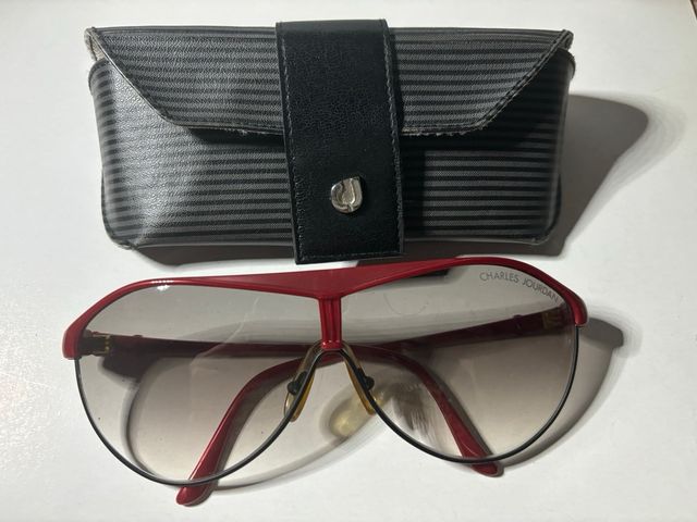 Gafas de sol Charles Jourdan con funda.