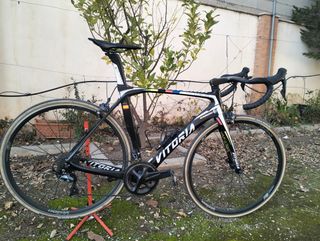 Bicicleta de carretera de carbono
