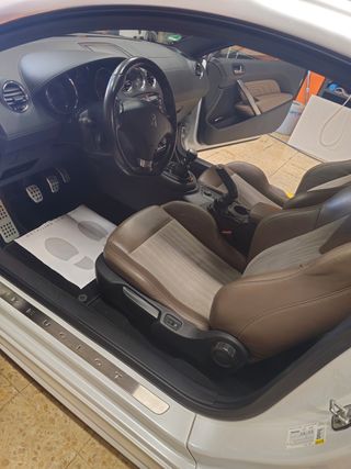 Peugeot RCZ 200cv 2014