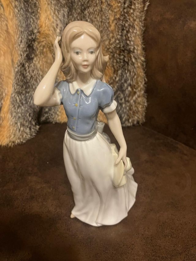 Figura dama de porcelana quart 5.