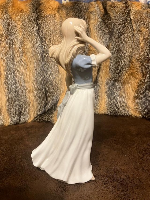 Figura dama de porcelana quart 5.