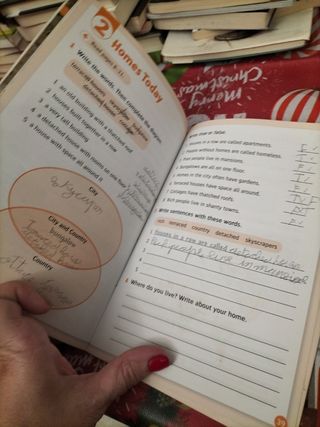 Oxford Read and Discover: Level 5: Homes Around the World (Oxford Read and Discover)