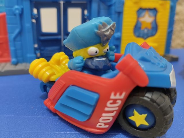 Oferta! Estación completa policia Súper zings!!