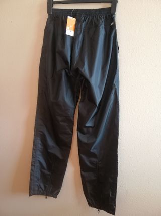 Sobre Pantalones impermeables QUECHUA Talla M