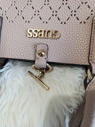 Bolso Guess con bandolera 