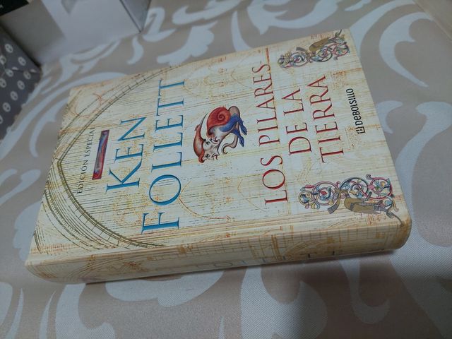 Los pilares de la Tierra (Best Seller) (Spanish Edition)