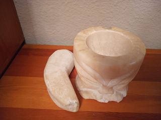 Antiguo mortero de mármol o abalastro 