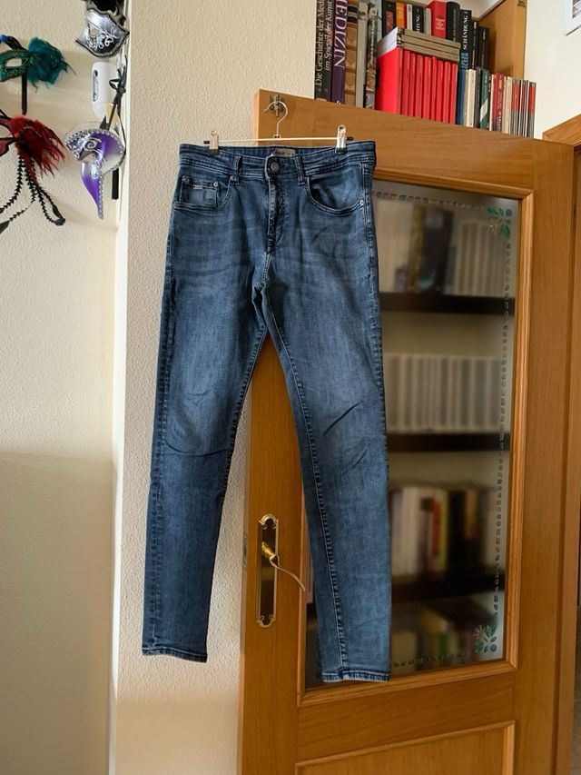 Vaqueros hombre ajustados elasticos Pull Bear L 