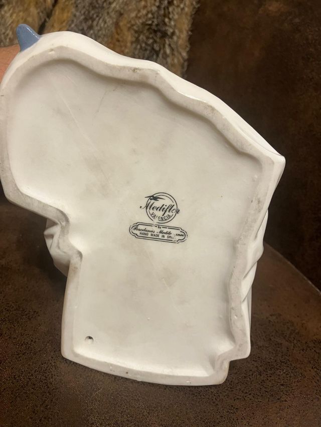 Porcelana Mediflor dama con flores