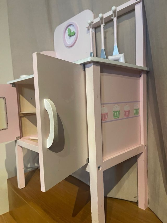 Cocina de juguete de madera