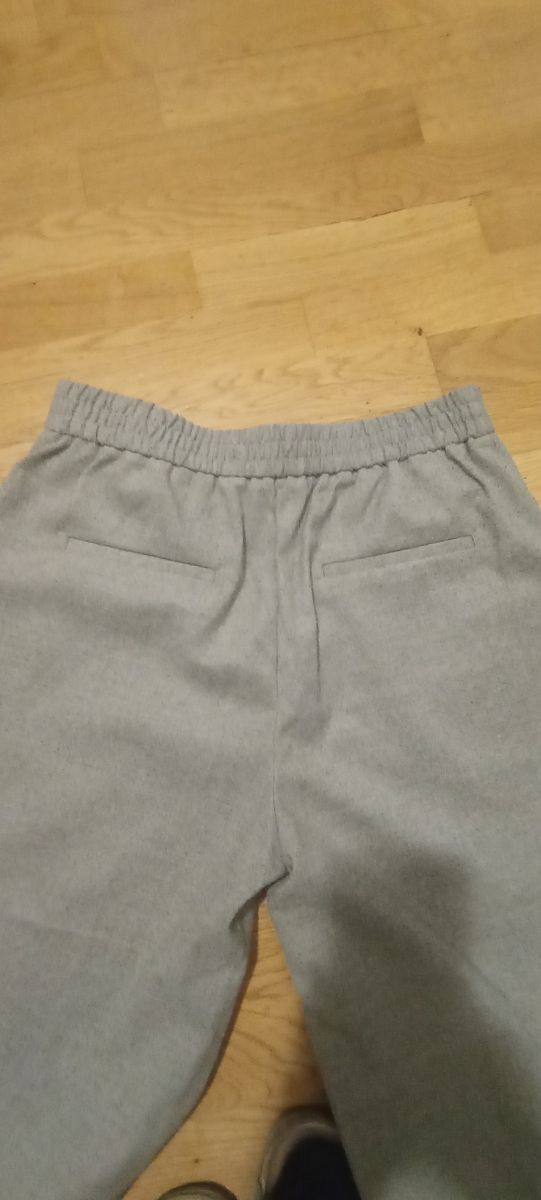 Pantaloni Zara
