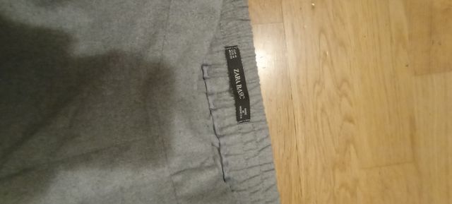 Pantaloni Zara