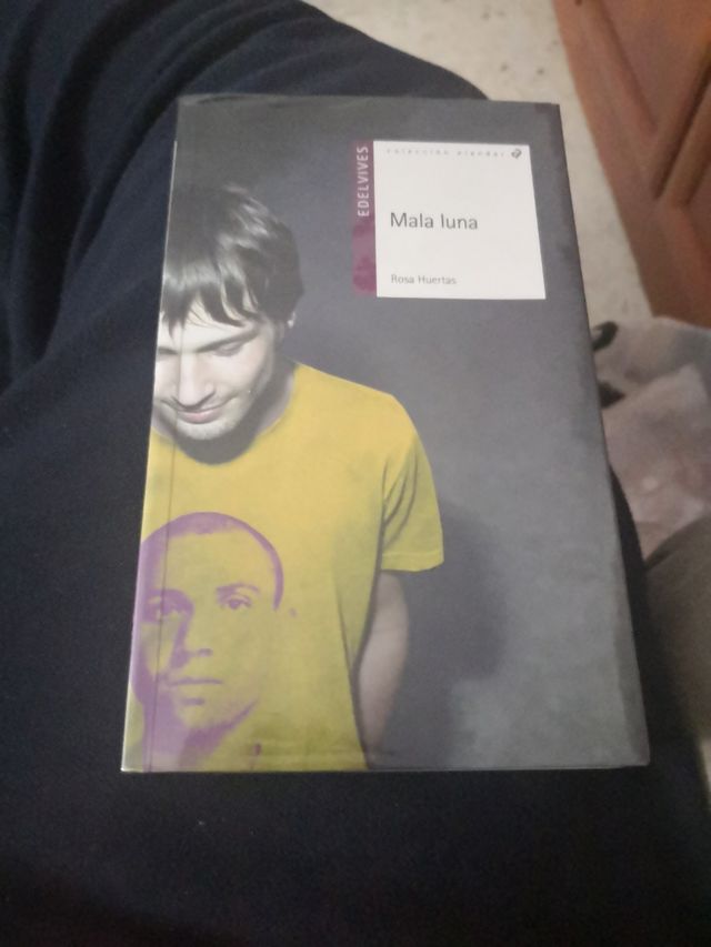 Mala luna (Alandar) (Spanish Edition)