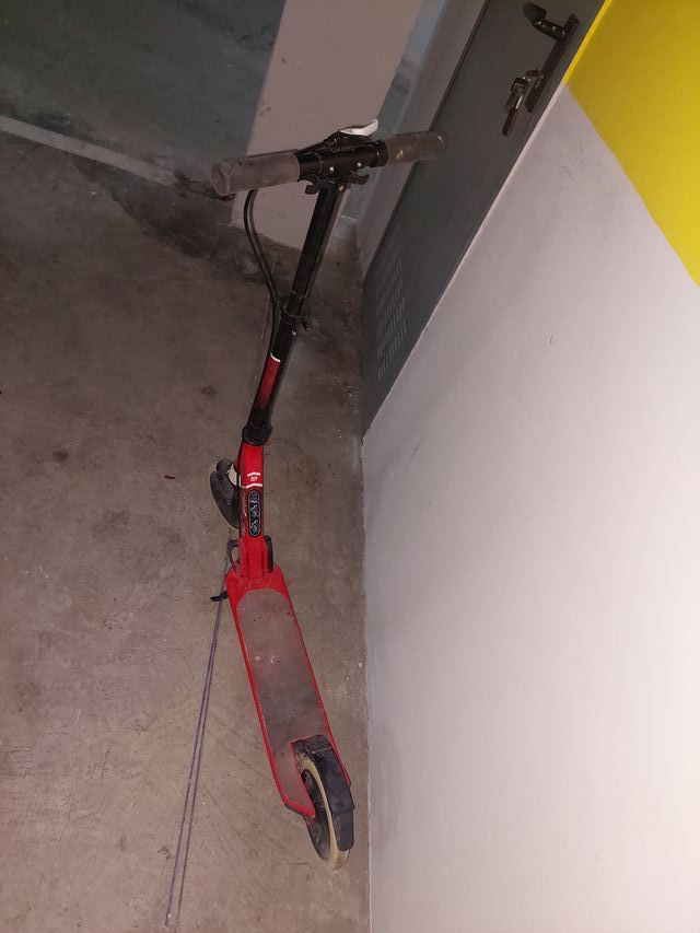 PATINETE OXELO EN SU CAJA