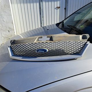 Calandria Ford  Mondeo.