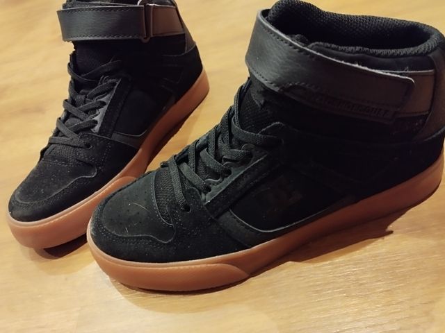 Zapatillas altas piel DCSHOESCOUSA nuevas T35,5