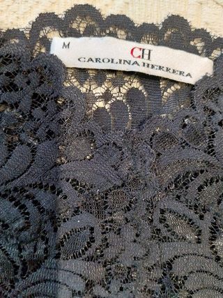 Top de Carolina Herrera . Encaje y Seda