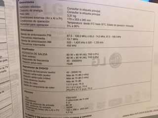 Equipo de sonido LG con altavoces 80W.