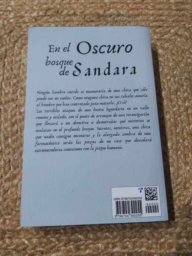 EN EL OSCURO BOSQUE DE SANDARA (Spanish Edition)