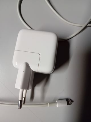 Carica batterie per tablet apple con due cavi