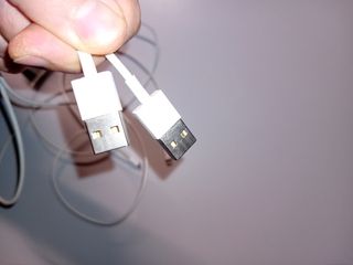 Carica batterie per tablet apple con due cavi