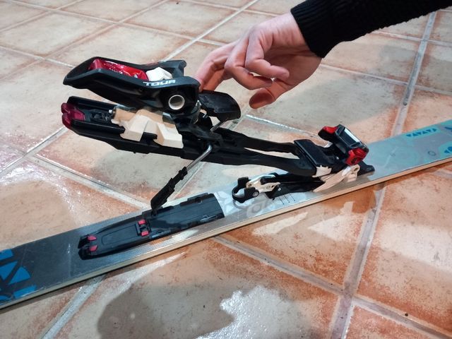 Esqui travesia y pista Volkl Kenja