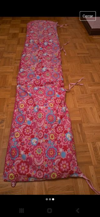 Colcha y chichonera para la cuna de tuctuc 