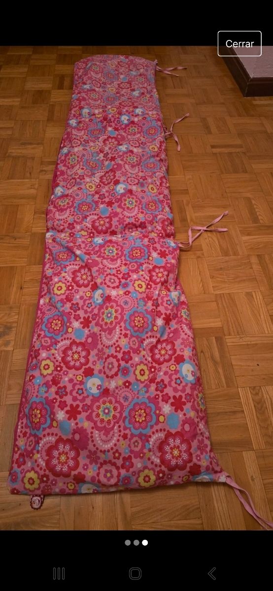 Colcha y chichonera para la cuna de tuctuc