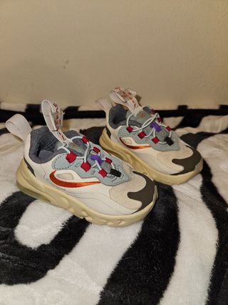 Nike Air Max 270 Travis Scott(para bebé) de segunda mano por 80 EUR en  Palleja en WALLAPOP