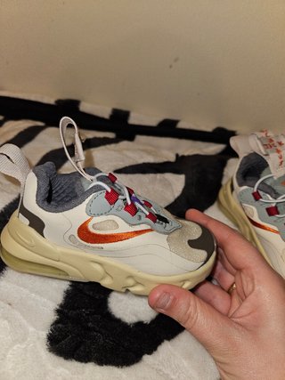 Nike Air Max 270 Travis Scott(para bebé) de segunda mano por 80 EUR en  Palleja en WALLAPOP