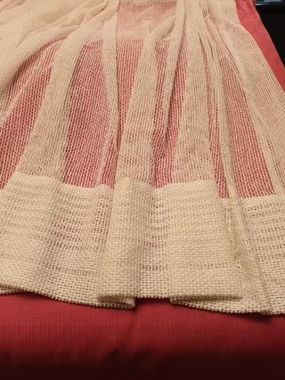 DOS CORTINAS BLANCAS